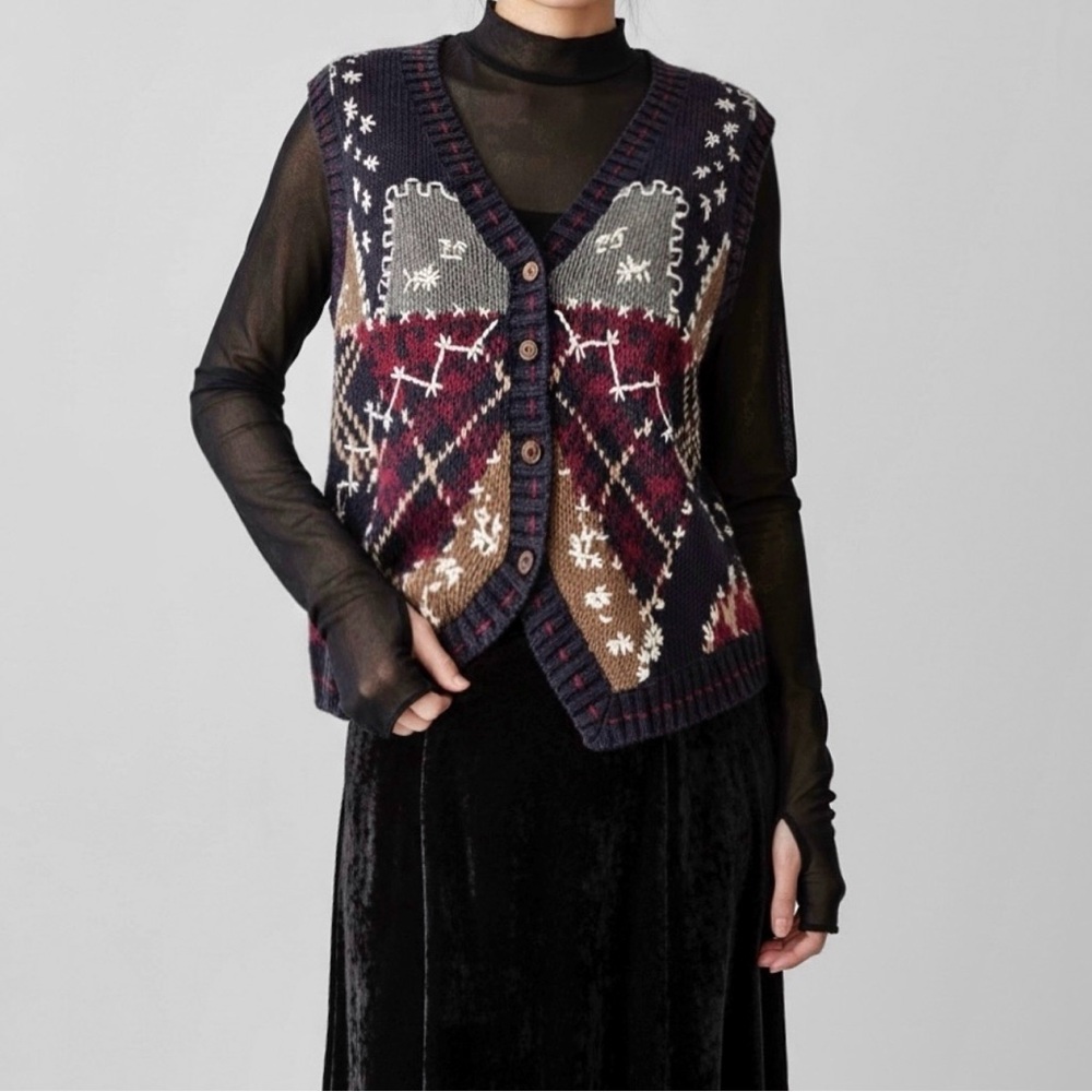 90s Embroidered Grandmacore Dark Floral Sweater Vest Cottagecore Whimsygoth Sz S